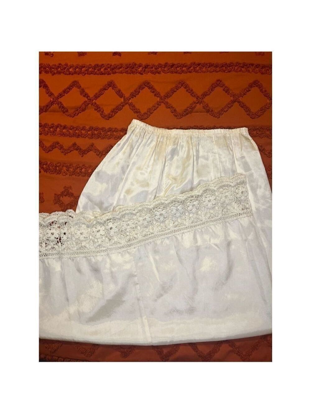New Frontier Slip. Shiny heavy silky feel. USA. Sz. Large - Picture 9 of 16